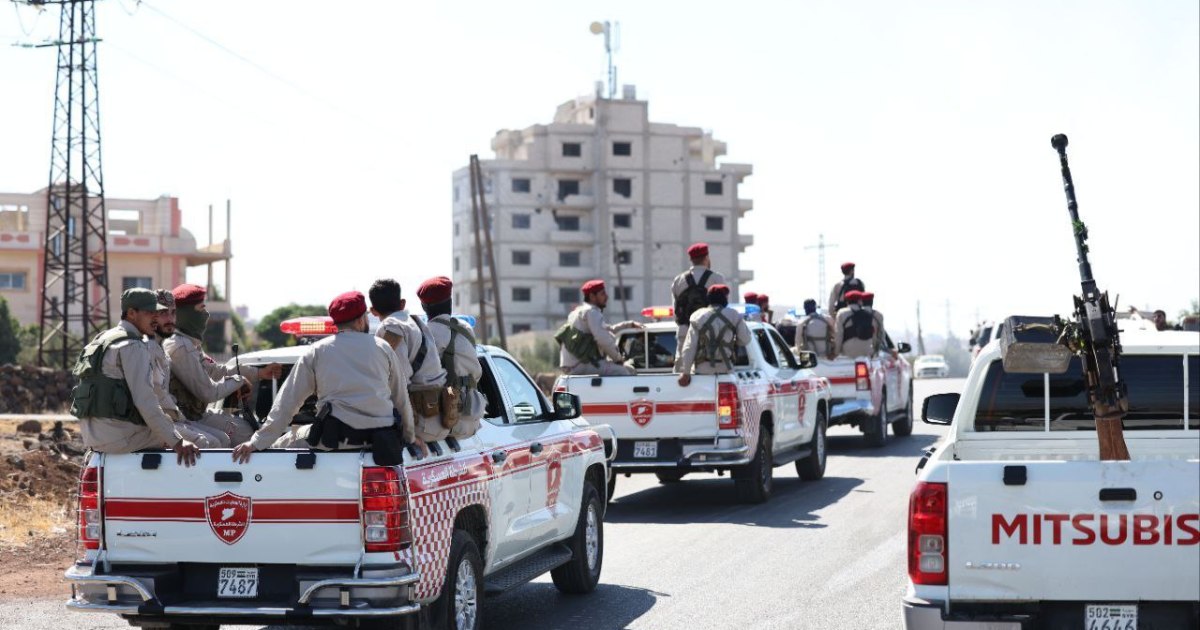 تجدد الاشتباكات بالسويداء وإسرائيل تقصف مواقع للحكومة السورية