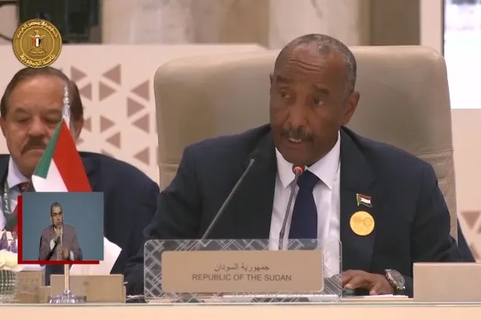حرب السودان: «سفراء» ينشقون ضد البرهان وسفارات موالية لحميدتي