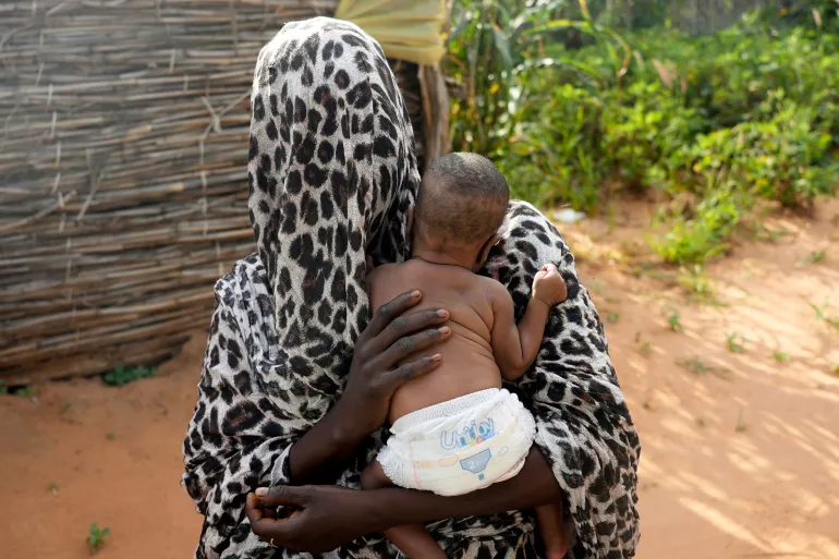 أطباء السودان: وفاة 13 طفلاً جراء سوء التغذية في مخيم نازحين بشرق دارفور