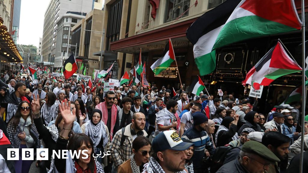 مظاهرات حاشدة في أستراليا دعماً للفلسطينيين، وغانتس يدعو لتحييد أحزاب اليمين المتطرف وتشكيل "حكومة وحدة وطنية"