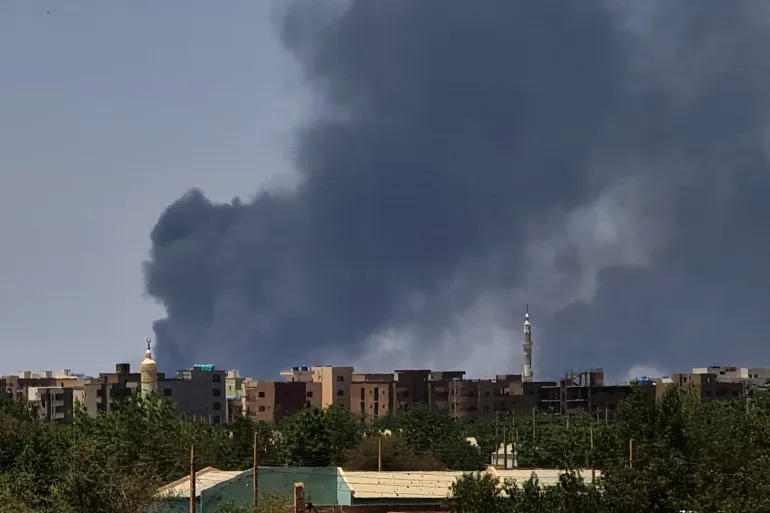“الطلقة الأولى”: خطاب الكراهية في السودان يتحول إلى سلاح موازٍ للحرب