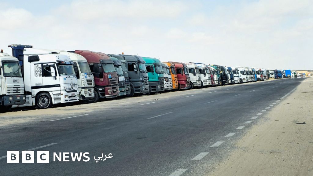 6 آلاف شاحنة مساعدات عالقة خارج غزة، و"هيومن رايتس ووتش" تتهم إسرائيل بـ"استخدام التجويع سلاح حرب"