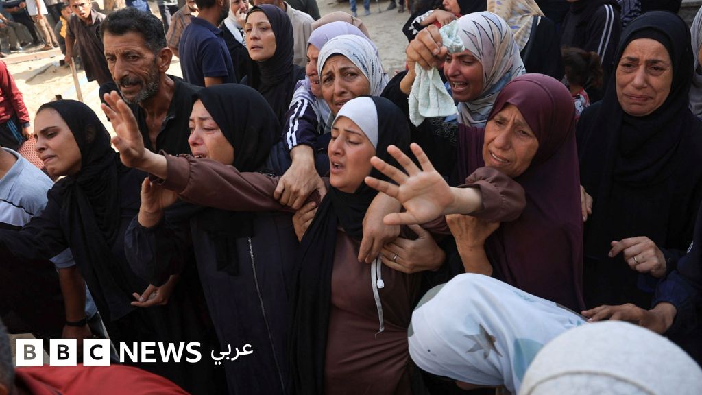 مقتل 15 فلسطينياً، بينهم ثلاثة صحفيين، في قصف إسرائيلي لمستشفى ناصر في خان يونس
