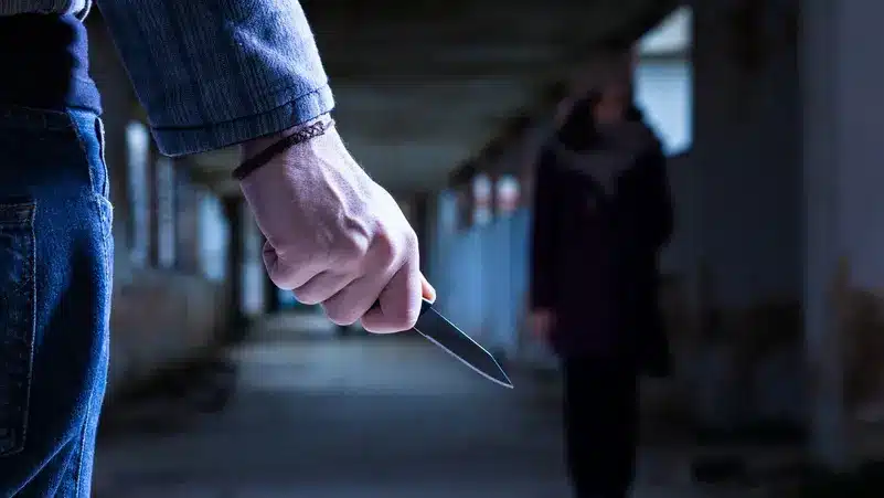 ابن يذبـ..ـح والده ويحمل رأسه بين الجبال.. والعدالة تأتي من العائلة