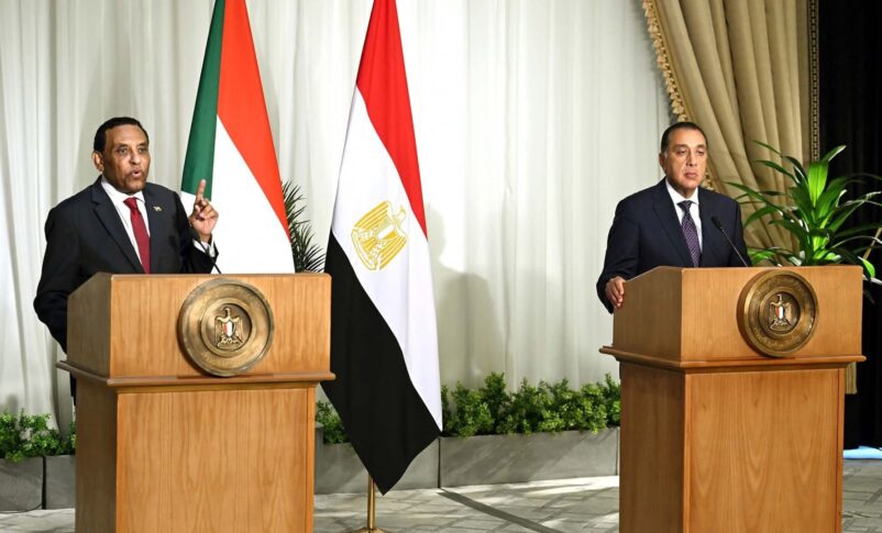 رئيس الوزراء: فتح المطار وعودة مؤسسات الحكم إلى الخرطوم في أكتوبر