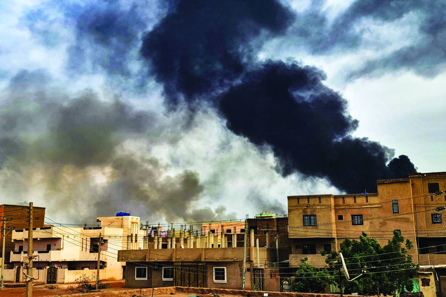 «الخرطوم» بين تصريحات الحكومة وشهادات المواطنين.. عاصمة غير صالحة للحياة
