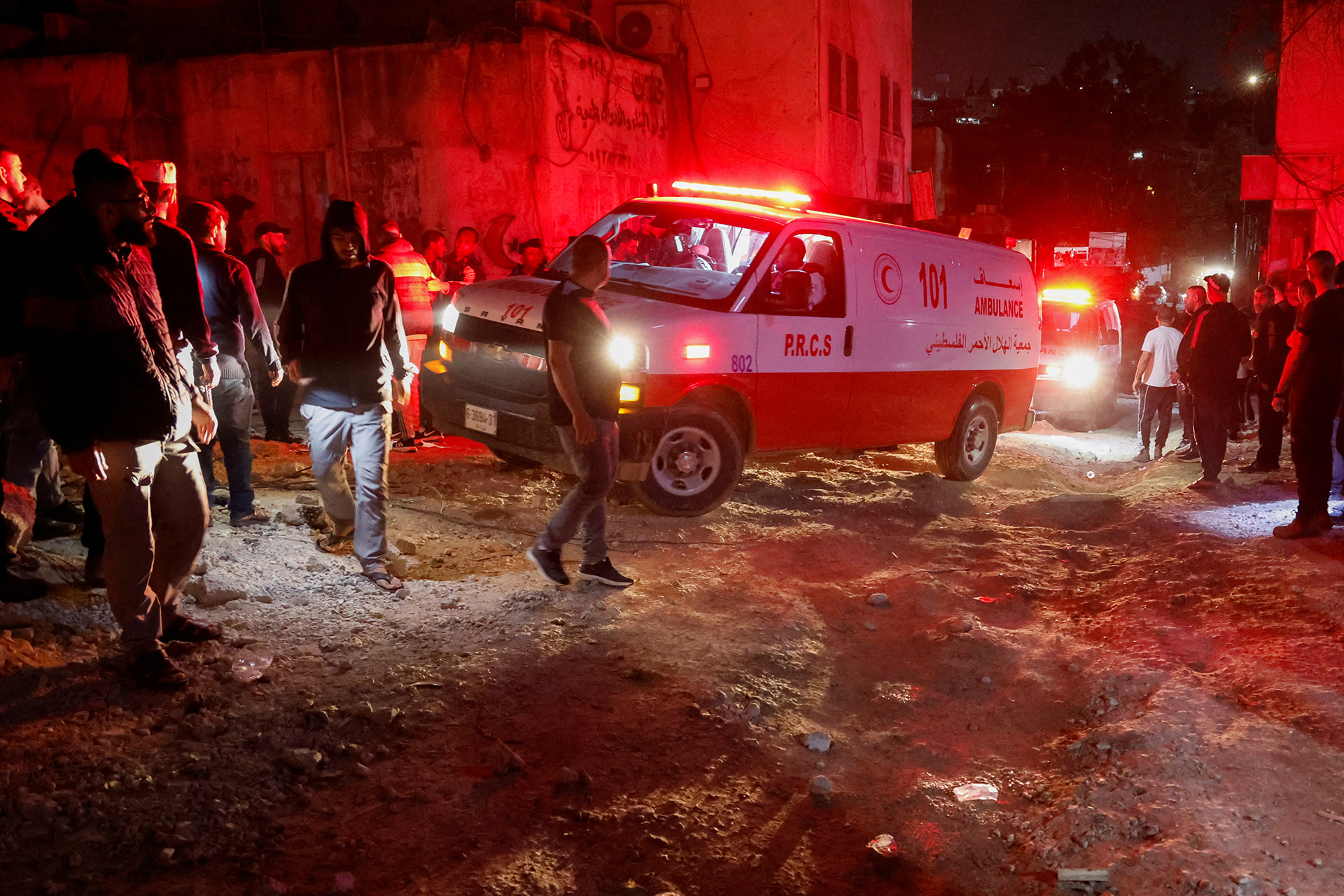 الاحتلال يصيب 3 فلسطينيين برام الله ويعتقل صحفية بالخليل