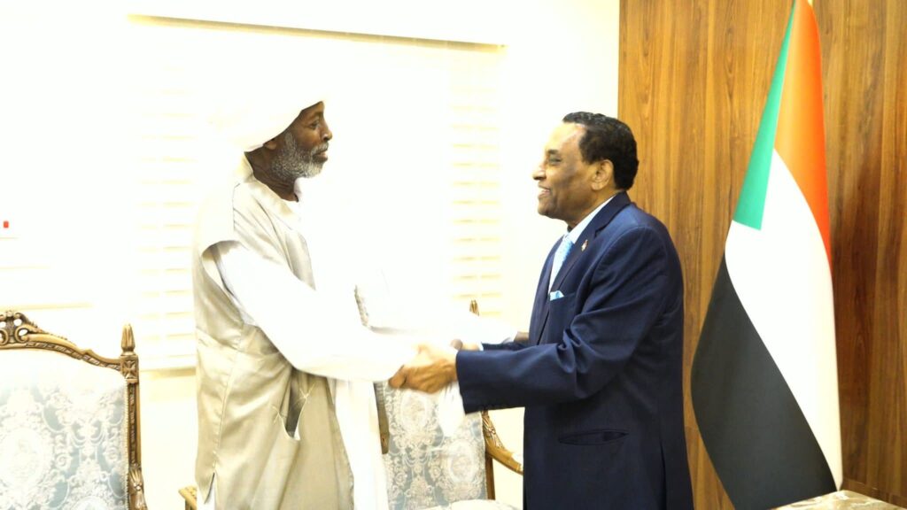 كامل إدريس يلتقي الناظر ترك ويدعو القيادات الأهلية بشرق السودان للمساهمة في الاستشفاء الوطني