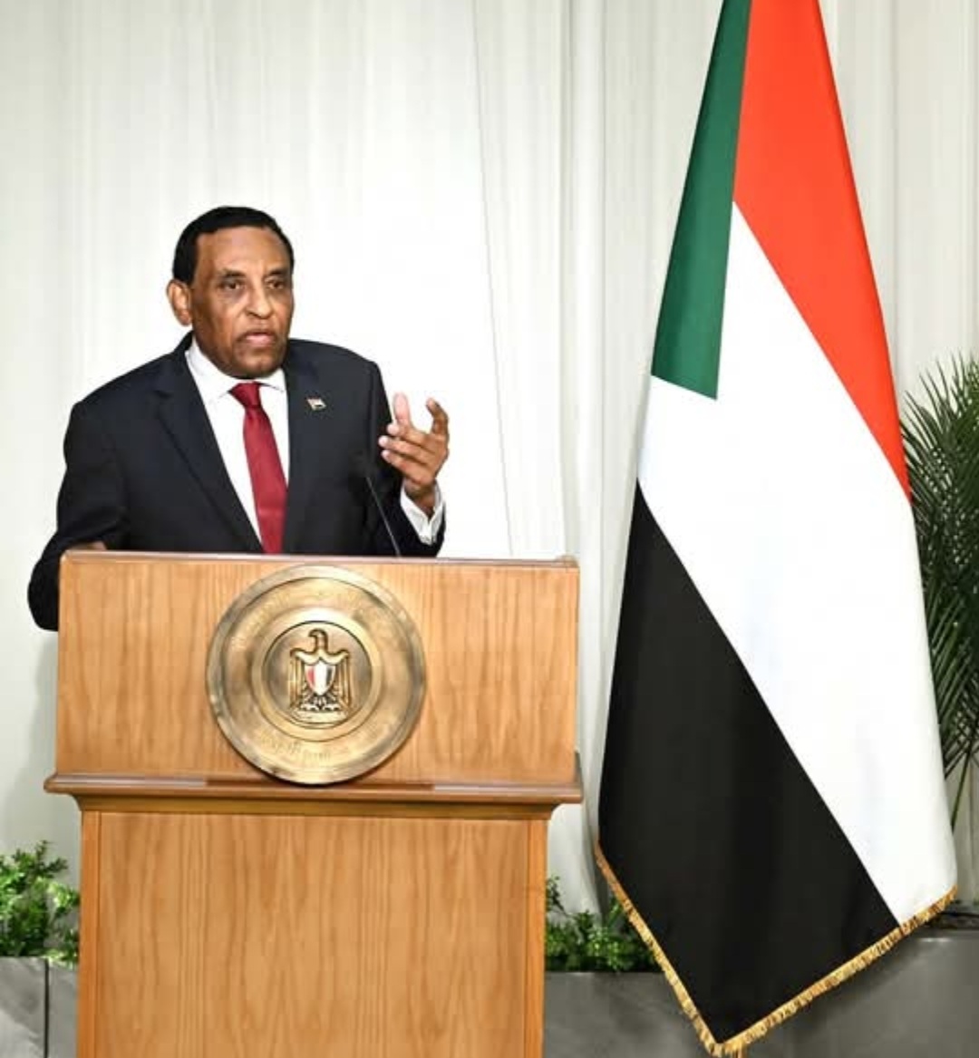 رئيس الوزراء ينفي توليه منصب وزير الخارجية ويؤكد انشغاله بقضايا الداخل