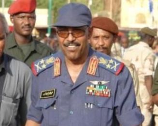 ترتيبات لنقل وزير الدفاع الأسبق للإقامة الجبرية تحت حراسة الجيش