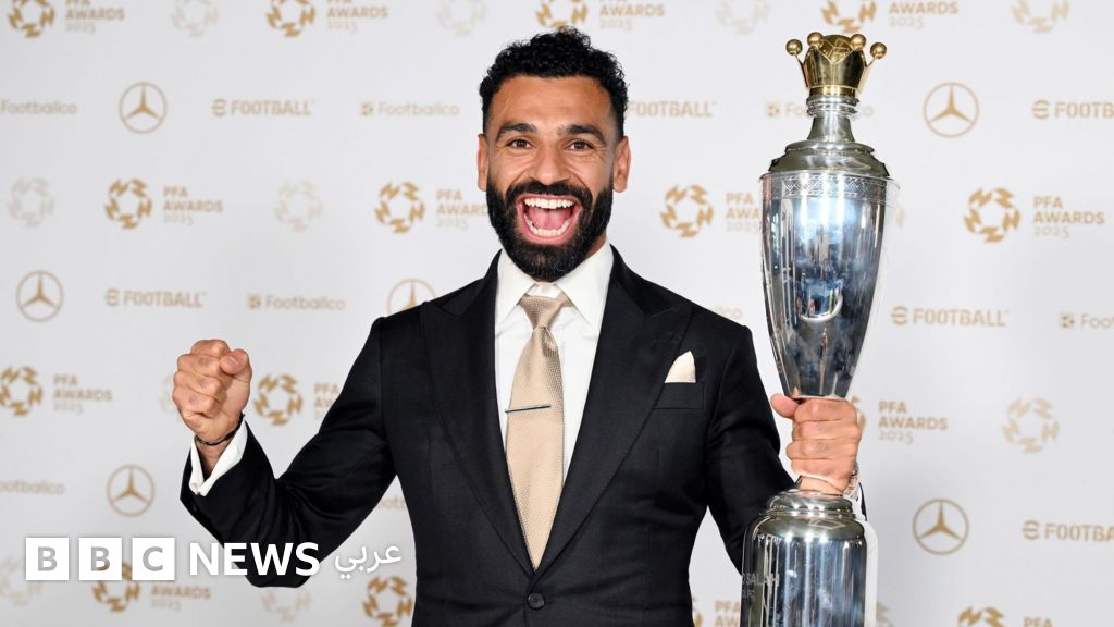 محمد صلاح يتوج بجائزة أفضل لاعب بالدوري الإنجليزي لعام 2025