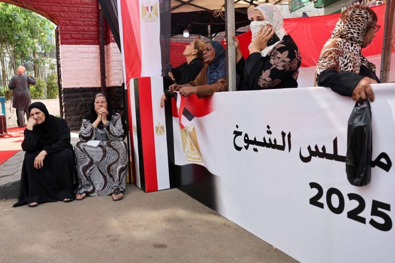 مصر تجري انتخابات مجلس الشيوخ وسط أجواء باهتة